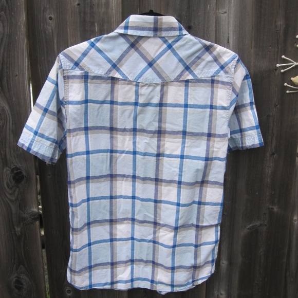 ☀️4/$30☀️Boys size small button down short sleeve - Picture 7 of 7